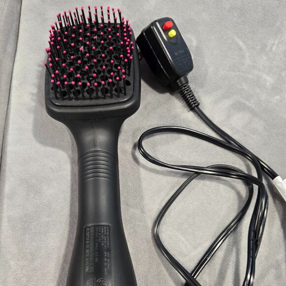 REVLON One Step Hair Dryer Brush – Easy Styling & Volume! - Picture 1 of 3
